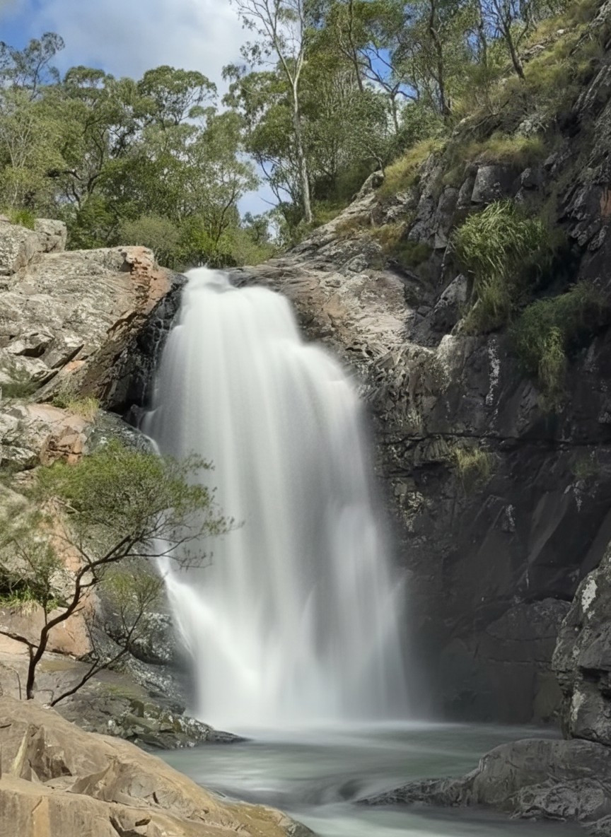 Cedar Creek Falls