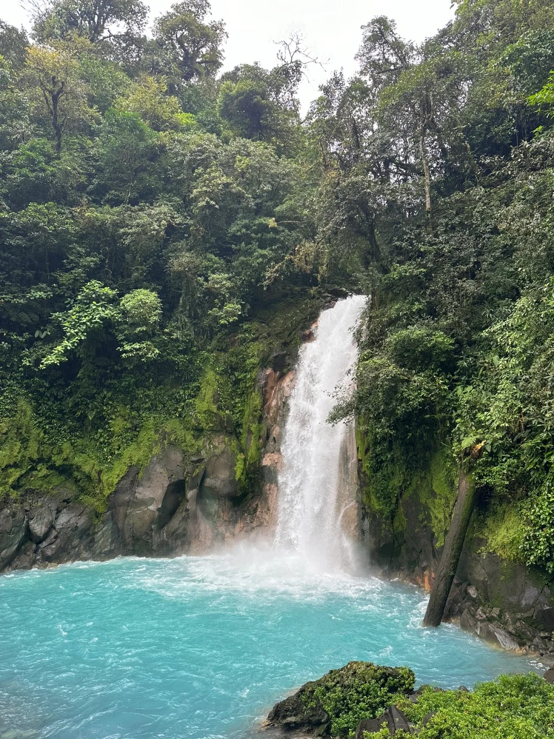 Rio Celeste Falls