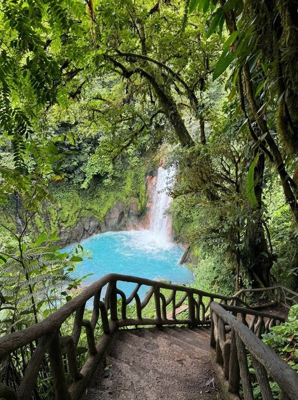 Rio Celeste Falls