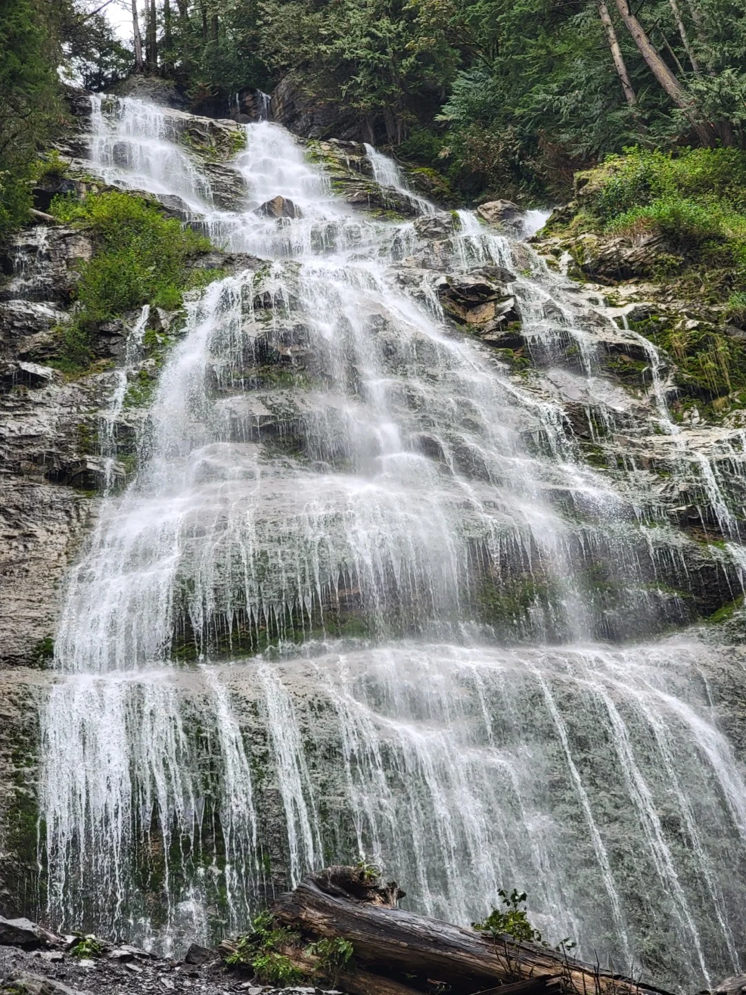 Bridal Veil Falls (BC)