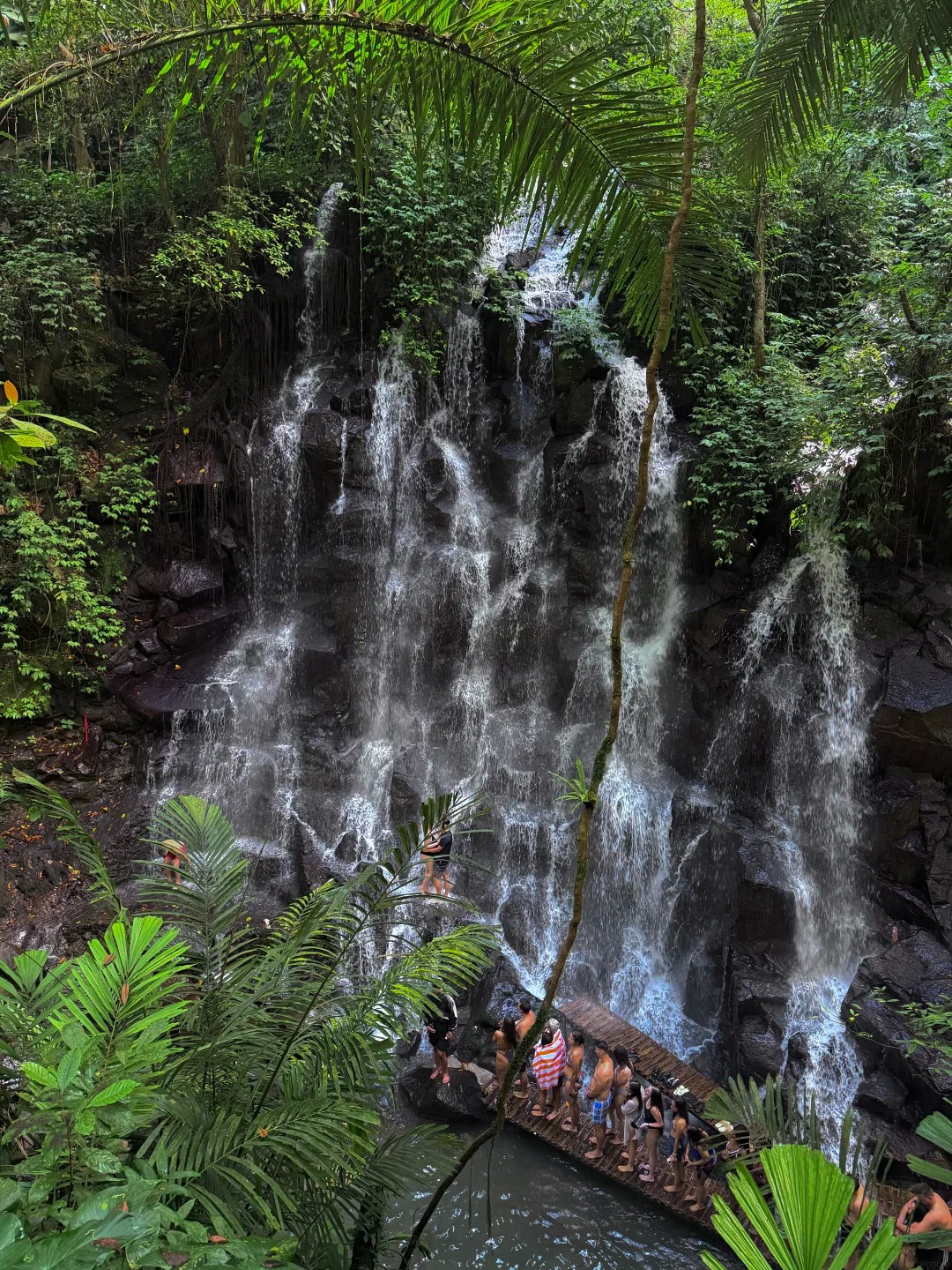 Kanto Lampo Waterfall — hero